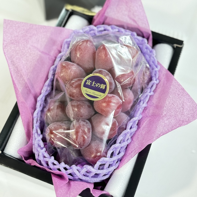 ぶどう 2026年 先行予約 話題の品種 富士の輝 1房詰め 特秀ランク 700g以上 特秀 葡萄 岡山県産 国産 フルーツ 果物 ギフト 【 Nini farm 農家 直送 】