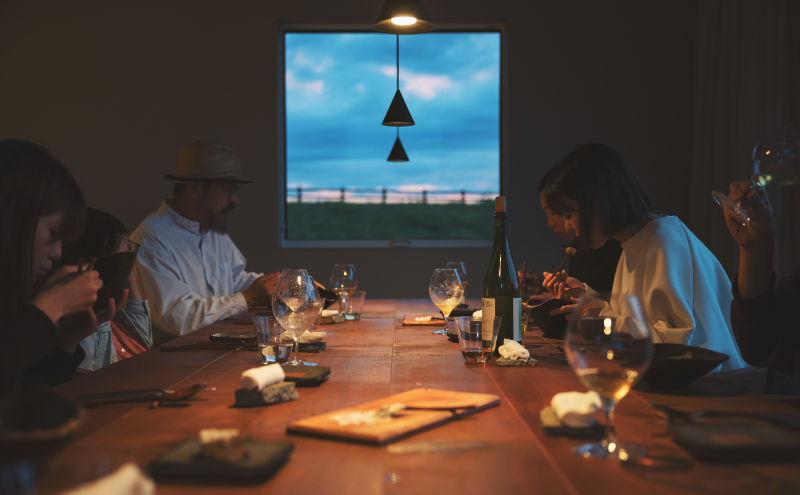 【1泊2食付・ペアリング付】 浅間山を望む薪火ダイニングsong 宿泊券（1名様）長野 信州 観光 ワイン グルメ ローカルガストロノミー　リフレッシュ　チケット