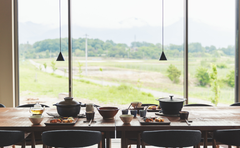 【1泊2食付・ペアリング付】 浅間山を望む薪火ダイニングsong 宿泊券（子ども2名様）長野 信州 観光 ワイン グルメ ローカルガストロノミー リフレッシュ チケット