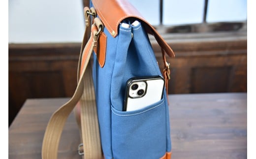 近江牛レザーと地産帆布で作ったフラップ付きリュック　びわ湖ブルー【CC42W】