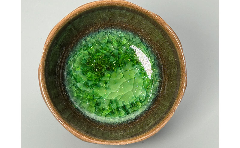 虫明焼 灰釉彩貫入ヘラ目ぐい呑(ヒスイ、黒井博史 作) 工芸品 食器 酒器 ぐい呑