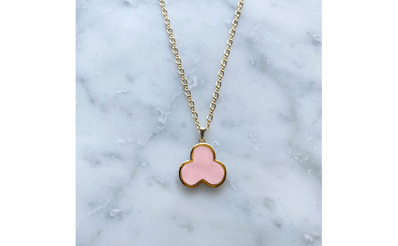 茅ヶ崎市 湘南 陶磁器 上品 かわいい レディース ギフト プレゼント 誕生日 母の日 お祝い サマーギフト ゴールド 金 アート アクセサリー Artopus.SHONAN ネックレス ファミリア 大