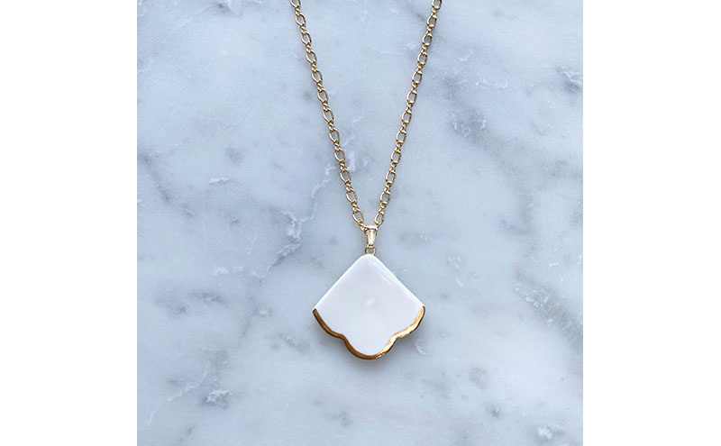 茅ヶ崎市 湘南 陶磁器 上品 かわいい レディース ギフト プレゼント 誕生日 母の日 お祝い サマーギフト ゴールド 金 アート アクセサリー Artopus.SHONAN ネックレス 松