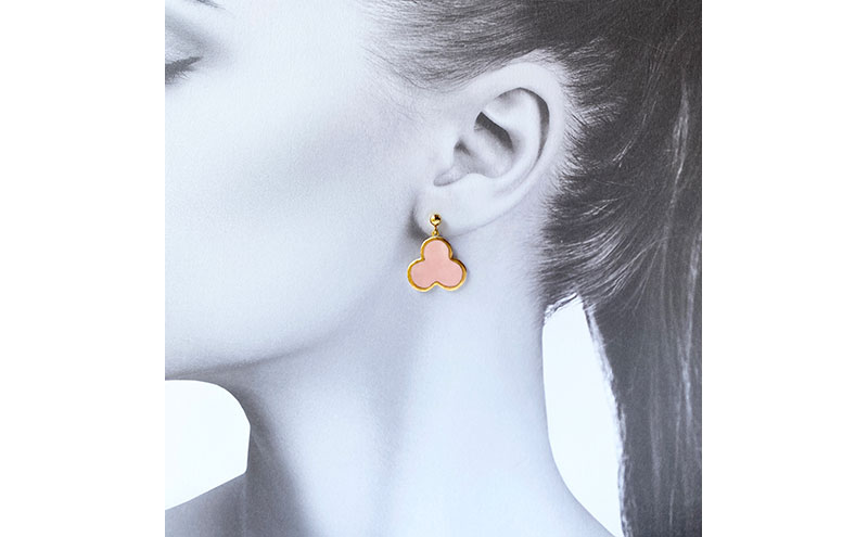 茅ヶ崎市 湘南 陶磁器 ピアス 上品 かわいい レディース ギフト プレゼント 誕生日 母の日 お祝い サマーギフト ゴールド 金 アート アクセサリー Artopus.SHONAN ピアス ファミリア 大