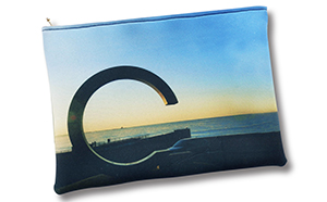 ウェットスーツの素材のクラッチバック(1) 雑貨 日用品 ファッション カバン バッグ 