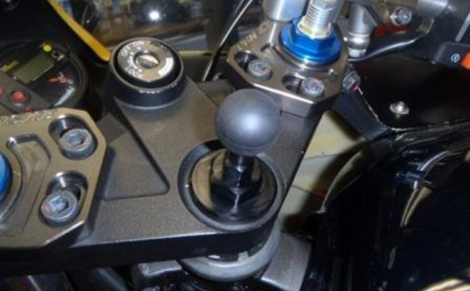 マルチマウントベースφ25　マルチマウントベースφ25　kawasaki（カワサキ）Ninja250，Ninja250R用 NAVI-MS-M16B25 雑貨 日用品 