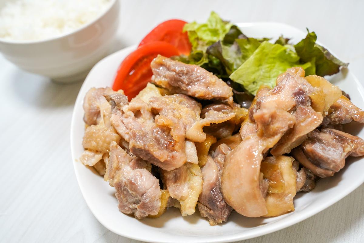 愛知県碧南市のふるさと納税 【12月21日受付分まで年内発送】白だし仕立て　名古屋コーチン照り焼き・生姜焼き味比べセット　H001-073