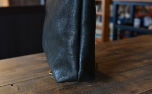 ハンドメイド　レザートートバッグ・名入れ可能　ブラック【CC12W】