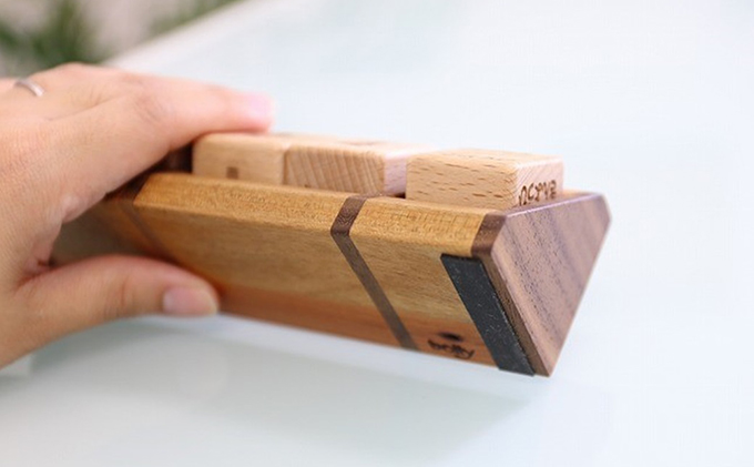 bolly木工房 木 の サイコロ型 万年カレンダー （ビーチ/ひらがな） カレンダー 木製 インテリア 雑貨 日用品 