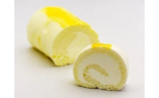 佐賀県みやき町のふるさと納税 AE023 　米粉で作ったパッションフルーツロールケーキ１２ｃｍ