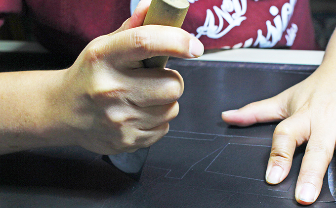 牛革　三角コインケース（小銭入れ）ブラック