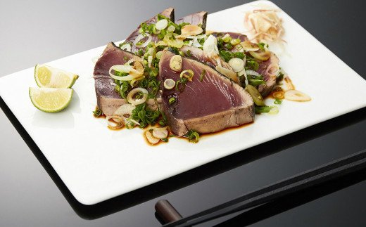 高知県田野町のふるさと納税 ヤマシン特選うなぎ蒲焼き・わら焼き鰹たたき うなぎ 鰻 蒲焼 かばやき カツオ 鰹 かつおのタタキ 詰め合わせ セット 海鮮 魚 うなぎ1尾130g カツオのたたき1尾300g 薬味セット