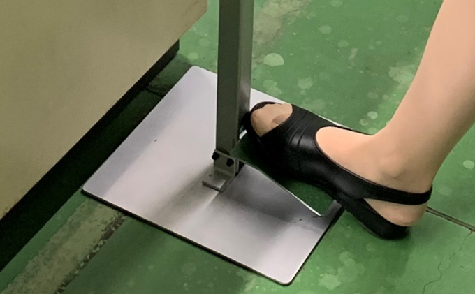 足踏み式消毒液スタンド「ふんでアンシン」 雑貨 日用品 