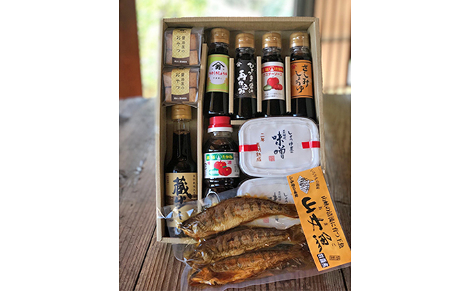 静岡県浜松市のふるさと納税 明治屋醤油（醤油4種・ソース2種・味噌２種＋クッキー2コ・山女魚甘露煮１コ）【配送不可：離島】 しょうゆ 米味噌