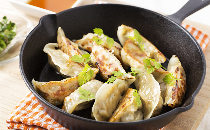 皮に加賀丸いもを練りこんだ美味蔵餃子12ヶ×5箱　60ヶ入り 肉の加工品 ぎょうざ 