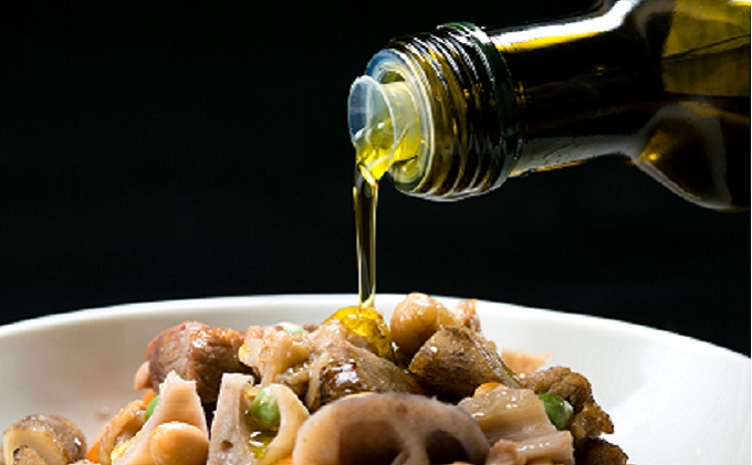 【 小豆島 】オリーヴの森 EXTRAVIRGIN OLIVEOIL 10本セット オリーブオイル 油 オリーブ油 食用油 調味料 オイル オリーブ たっぷり ヘルシー 健康 香川 香川県 土庄 土庄町