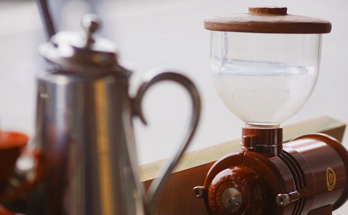 スペシャルティ コーヒー 4種の飲み比べセット（200g×4種）【豆or粉】 飲料類 飲み物 フルーツ感 ビター チョコレートのよう コーヒー飲み比べ 新豆 