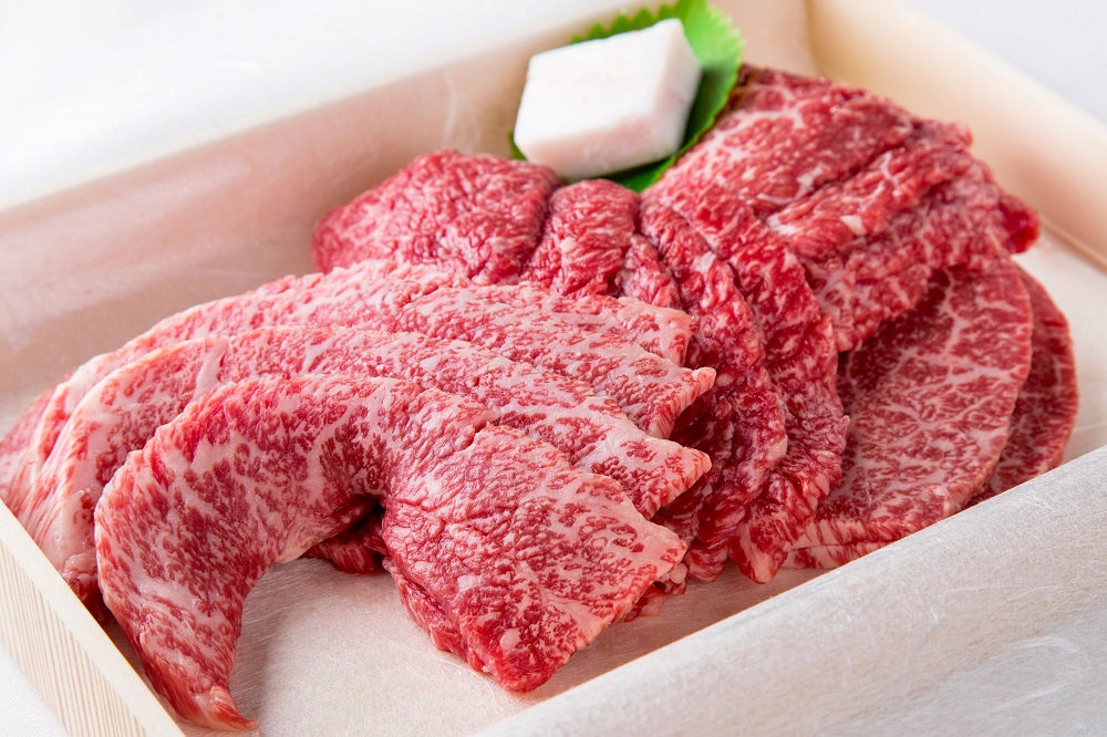 【神戸牛 牝】【7営業日以内発送】冷凍　モモ肩焼肉用:１ｋｇ 川岸畜産 (43-4)