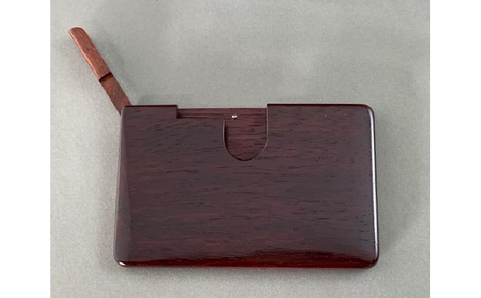 木 の 名刺入れ (漆塗り／パープルハート） bolly木工房 木材 ビジネスシーン 工芸品 雑貨 日用品 木の名刺入れ ファッション小物 