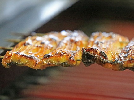 山梨県市川三郷町のふるさと納税 【中央市共通返礼品】国産うなぎ　職人手焼き蒲焼2尾（約260g） [5839-1508]