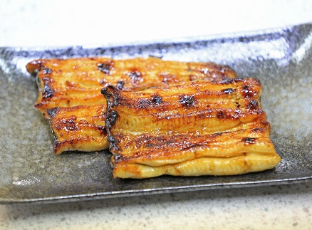 山梨県市川三郷町のふるさと納税 【中央市共通返礼品】国産うなぎ　職人手焼き蒲焼2尾（約260g） [5839-1508]