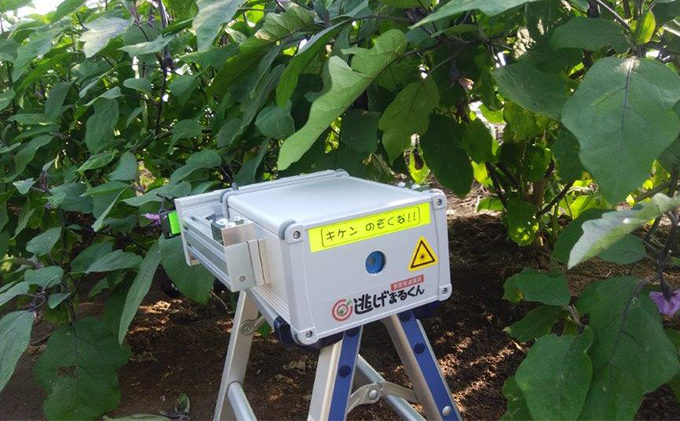 動物撃退器 逃げまるくん OSK-03 AC100V仕様 害獣撃退装置 害獣対策器 動物撃退 害獣 害獣対策 侵入防止 動物よけ 害獣用 レーザー 罠 家庭菜園 ガーデニング 宮城 宮城県 岩沼市