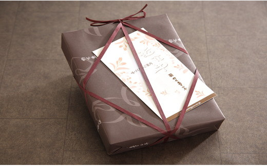 【カネ吉山本】近江牛すきやき用[赤身]　【500ｇ】【Y093W1】