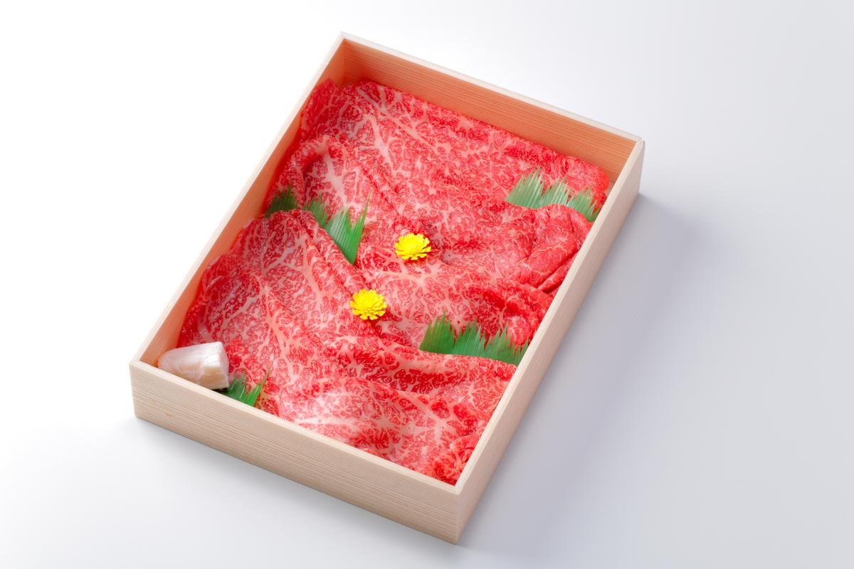 【12月発送分】極上近江牛すき焼き・しゃぶしゃぶ用　モモ【800g】【CB04W-12m】