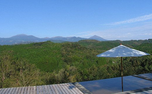鹿児島県霧島市のふるさと納税 PK-002 天空の森「霖雨の森」ペア宿泊券(1泊2食付)温泉付きヴィラで完全プライベート1泊2食付きペア宿泊チケット【天空の森】宿泊 旅行 チケット 宿泊券 温泉 旅行券 温泉 高級宿